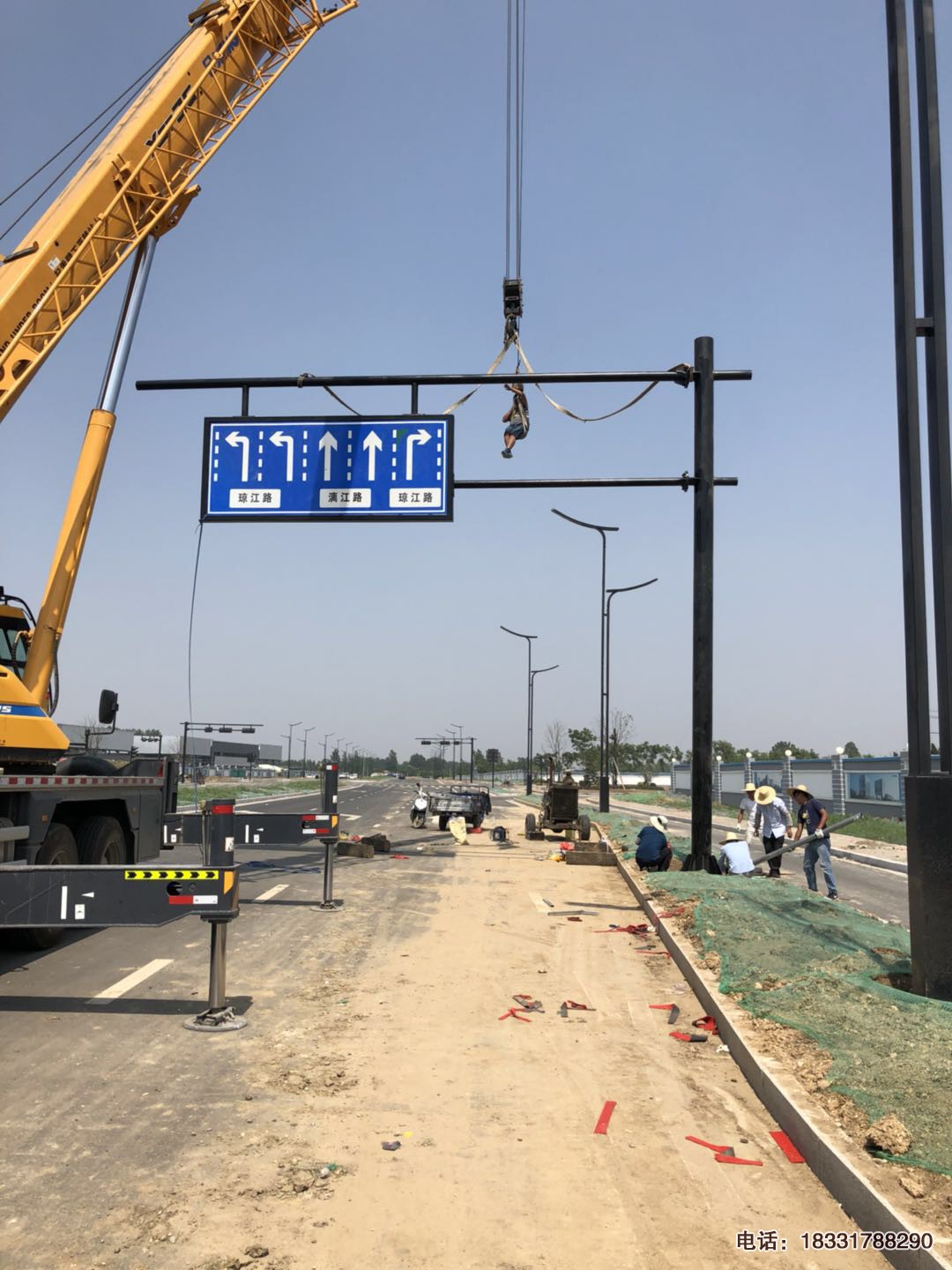 交通標(biāo)志桿橫桿內(nèi)外加勁筒廠家滄州博華